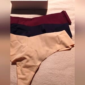 Sale No show thongs 3 pairs